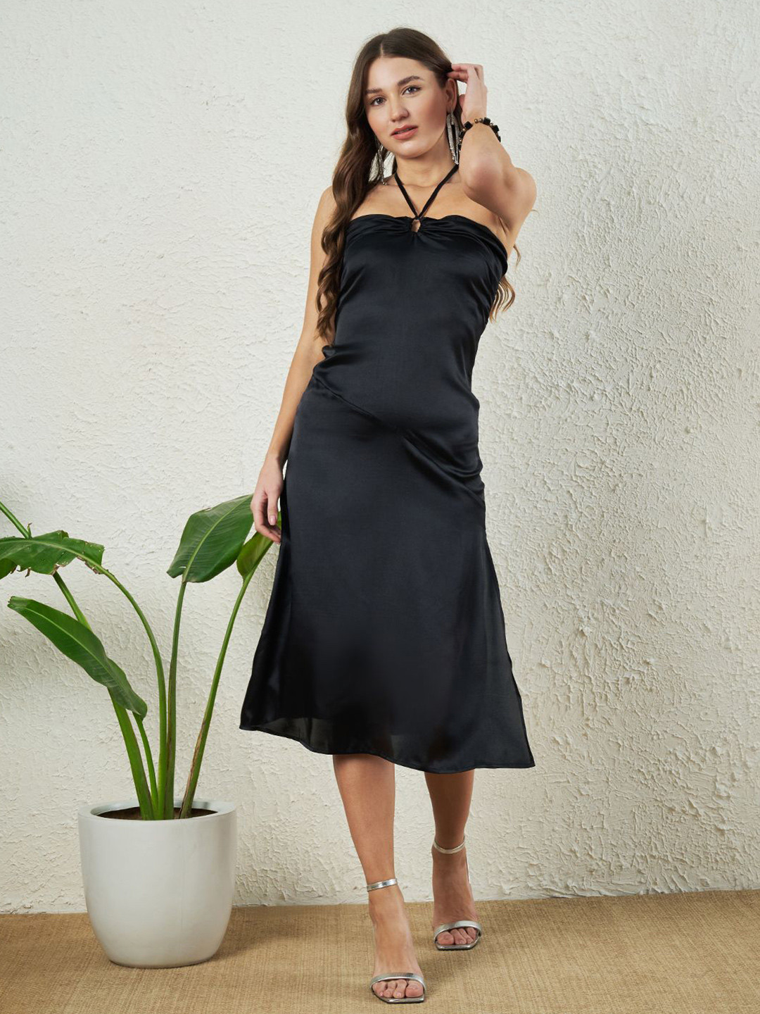 

Slenor Colourblocked Halter Neck Satin A-Line Midi Dress, Black