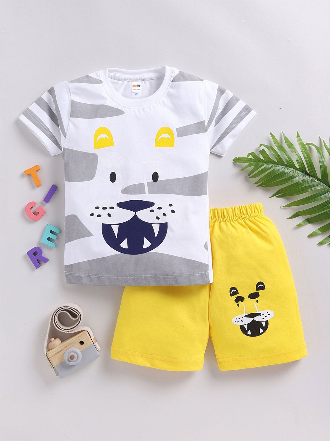 

LITTLE NINJA Boys Printed Round Neck Pure Cotton T-Shirt With Shorts, Yellow