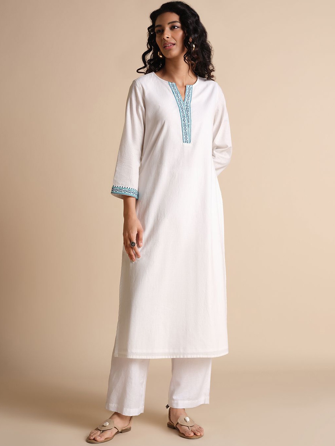 

Global Desi Floral Yoke Design Notch-Neck Chikankari Cotton Straight Kurta, White