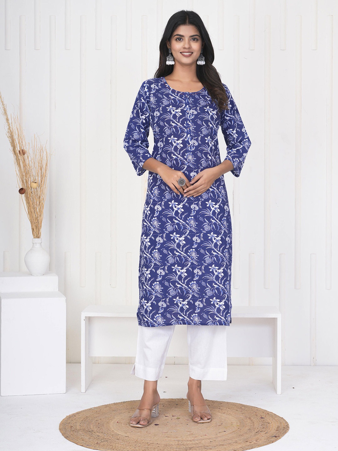

GATIM Floral Printed Round Neck Cotton Straight Kurta, Blue