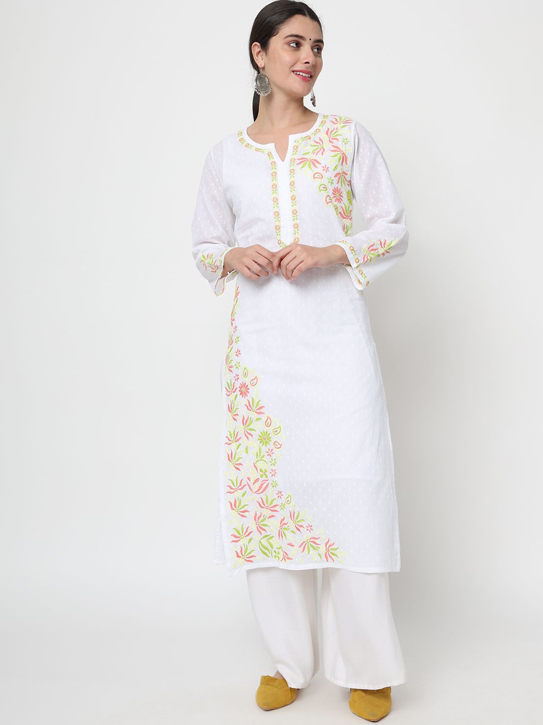 

PARAMOUNT CHIKAN Notch-Neck Floral Lucknowi Chikankari Cotton Straight Kurta, White