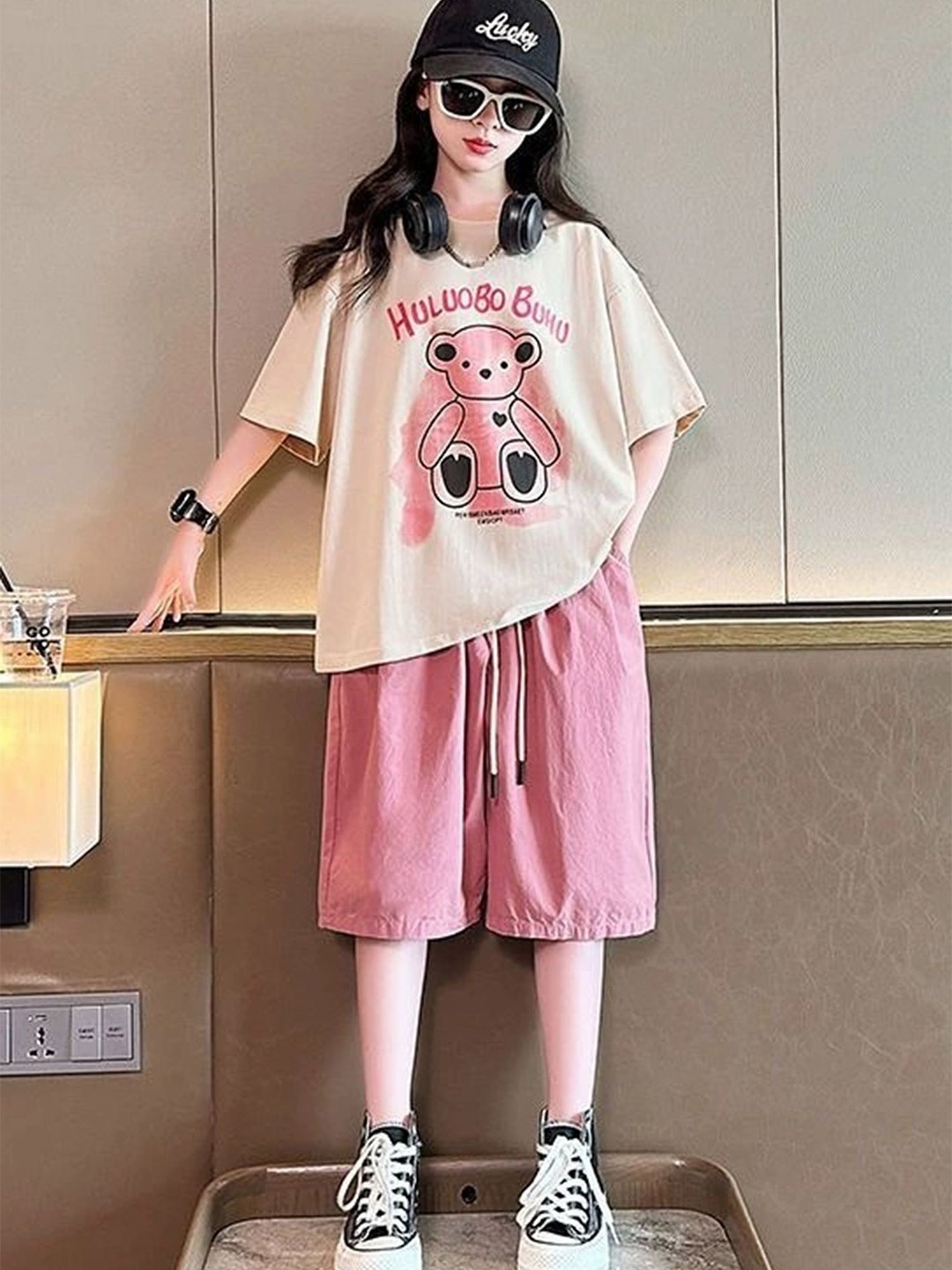 

LULU & SKY Girls Graphic Printed T-Shirt With Bermuda Shorts, Cream