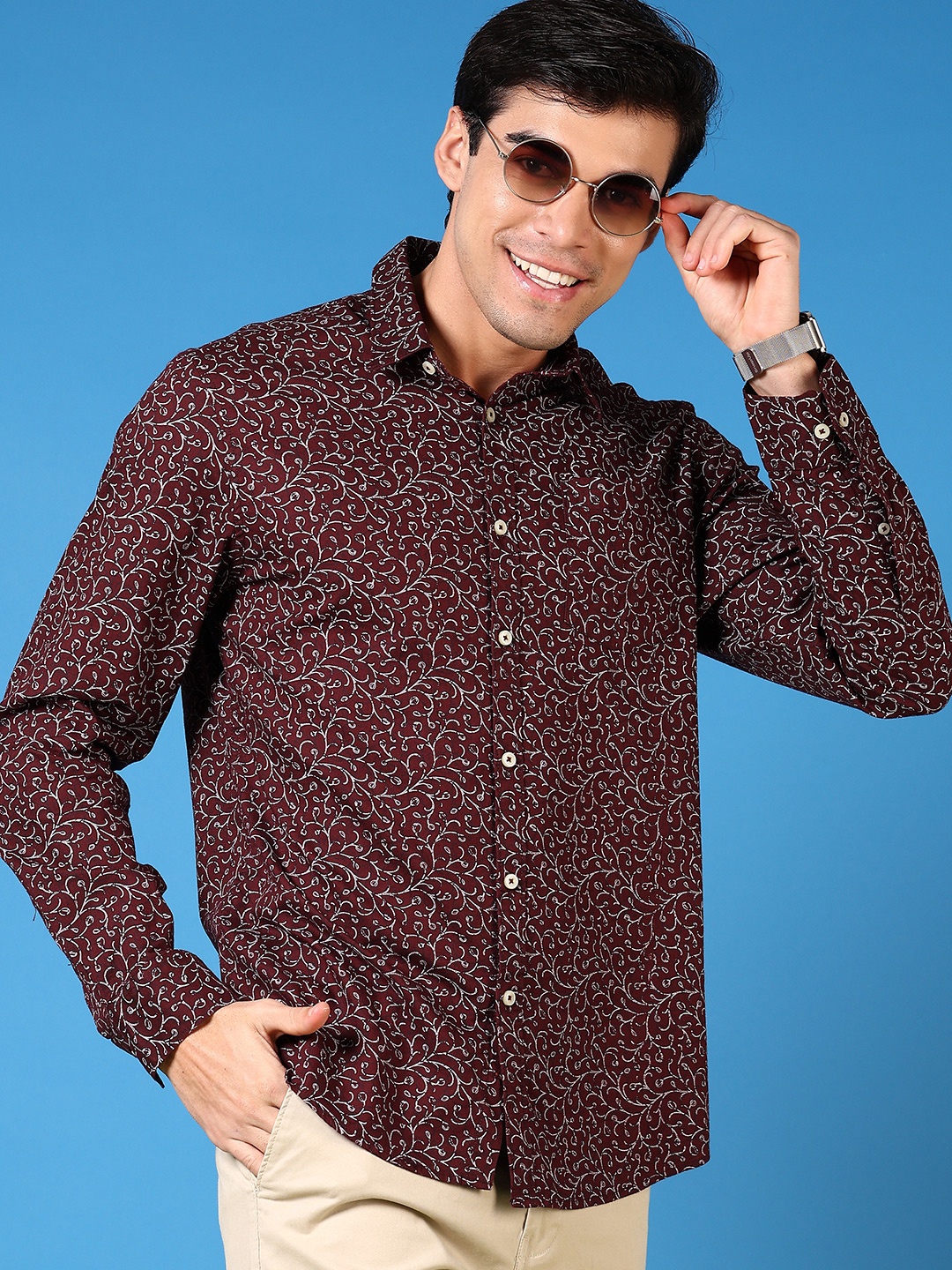 

V-Mart Men Spread Collar Abstract Printed Cotton Casual Shirt, Maroon