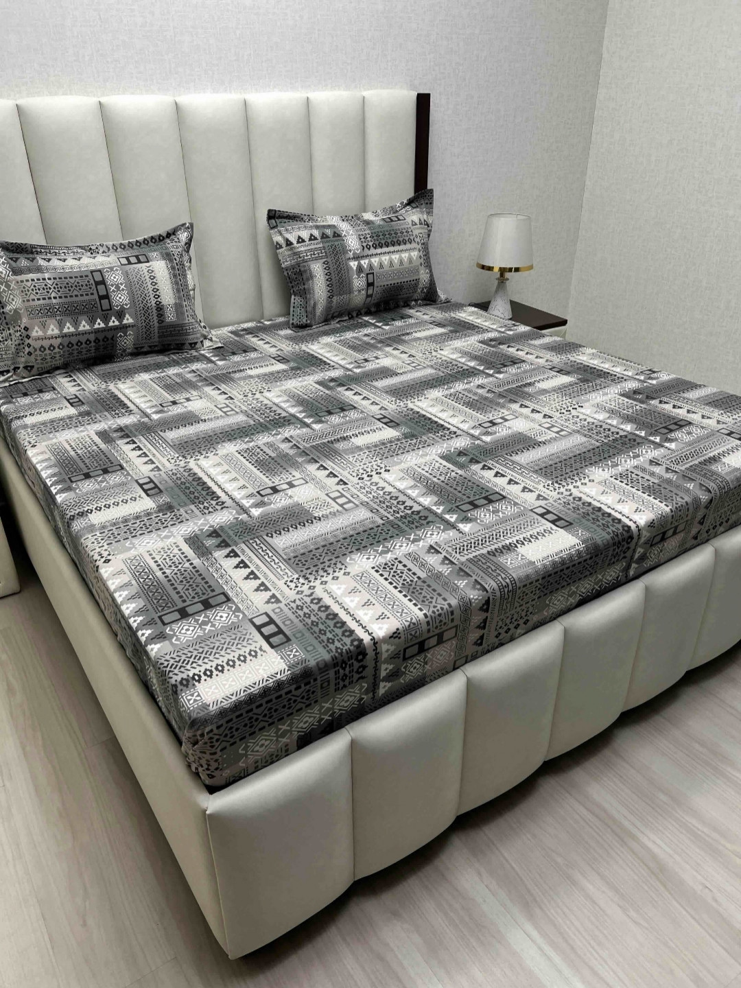 

Pure Decor Velar Fur Sib Grey Printed 400 TC Pure Cotton King Bedsheet Set 2.74 m x 2.74 m