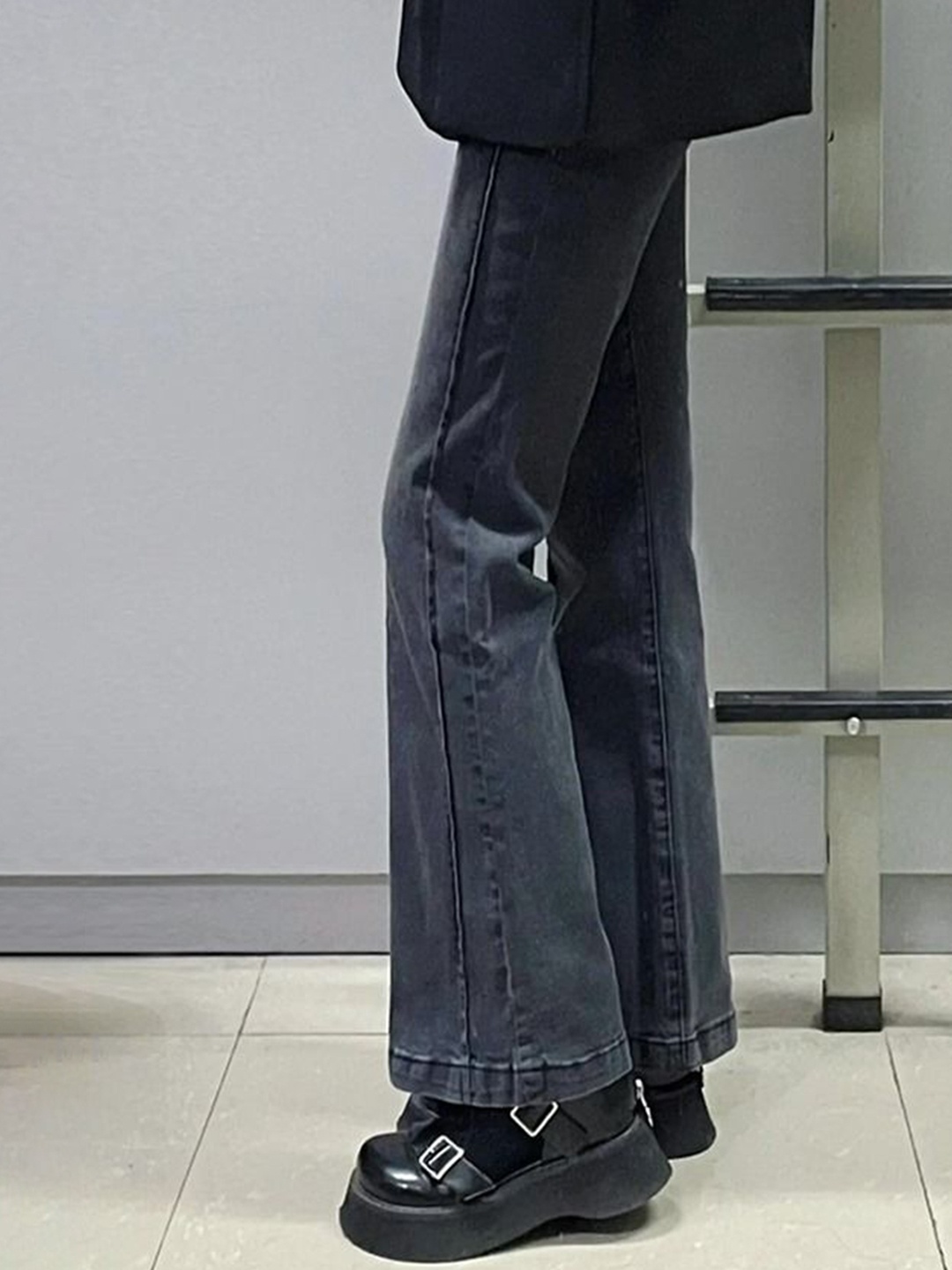 

DressBerry Women Cotton Flared High-Rise Jeans, Blue