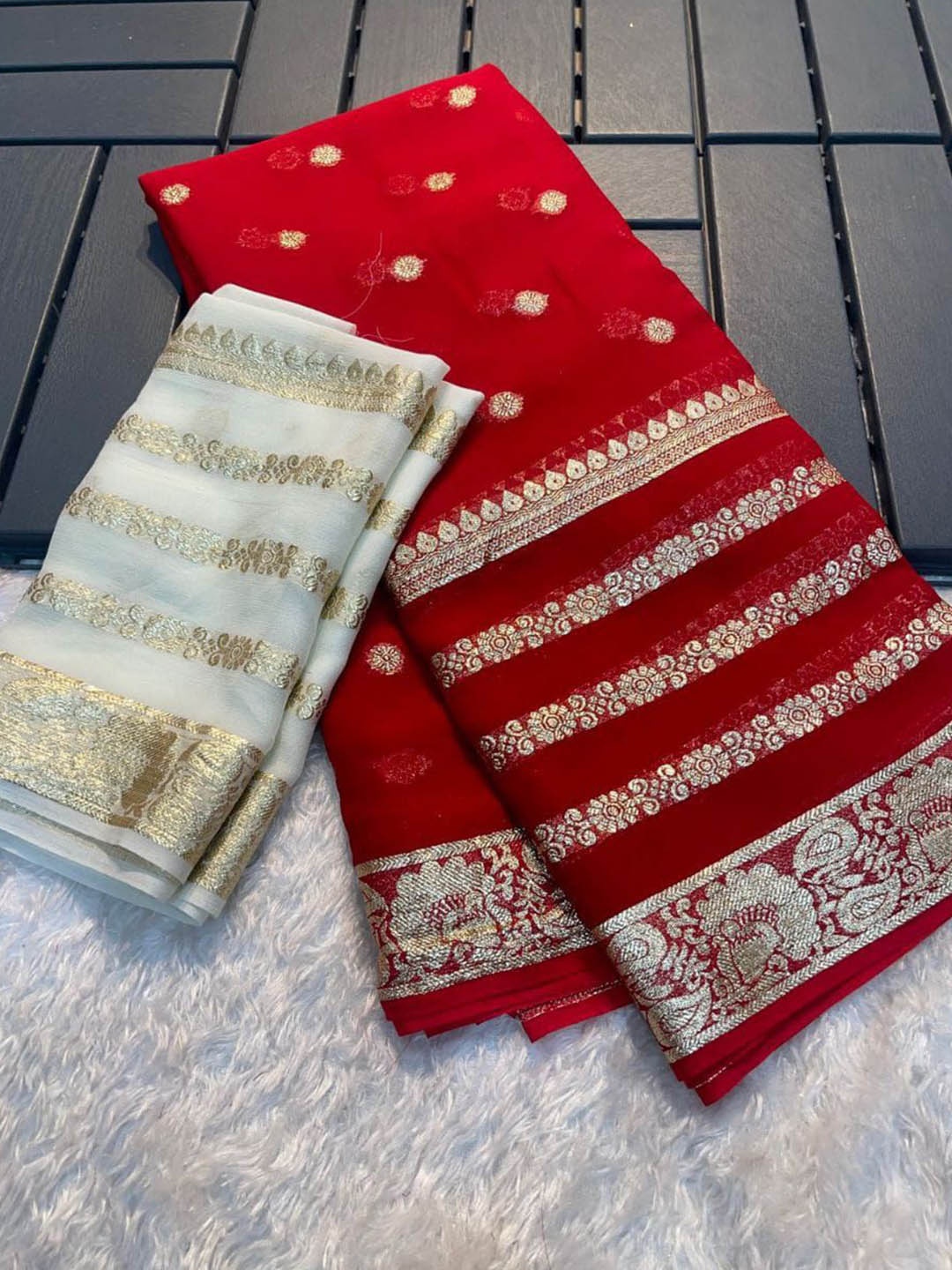 

PAYAL CREATION Woven Design Zari Pure Georgette Maheshwari Saree, Red