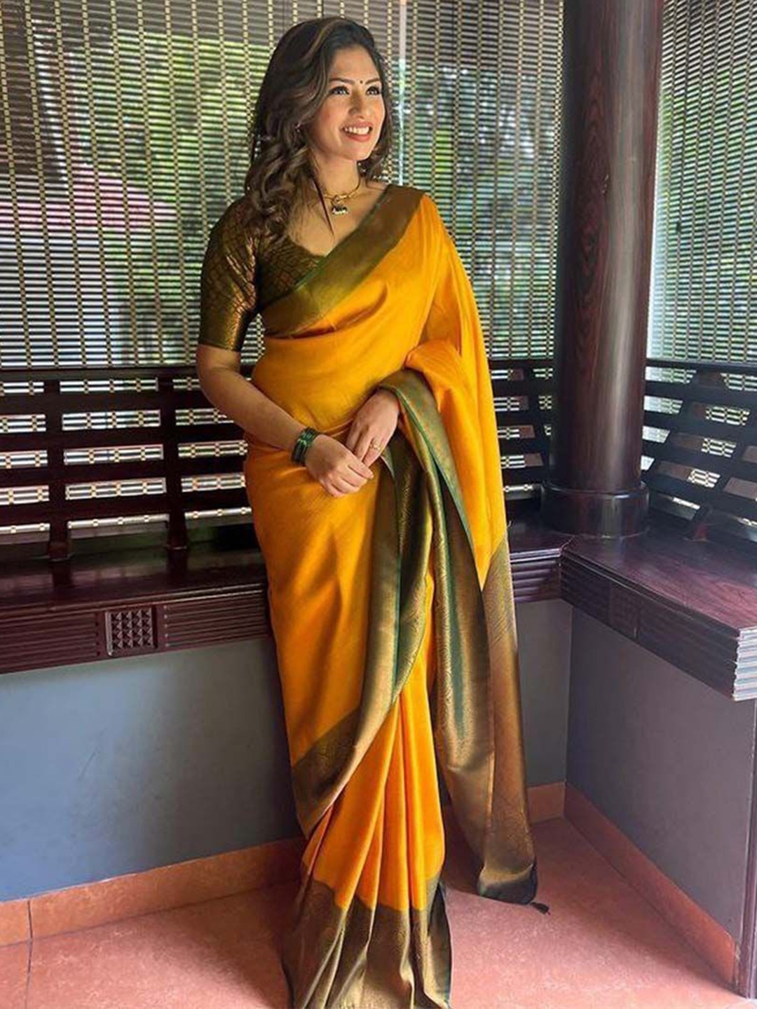 

APNISHA Woven Design Zari Pure Silk Banarasi Saree, Yellow