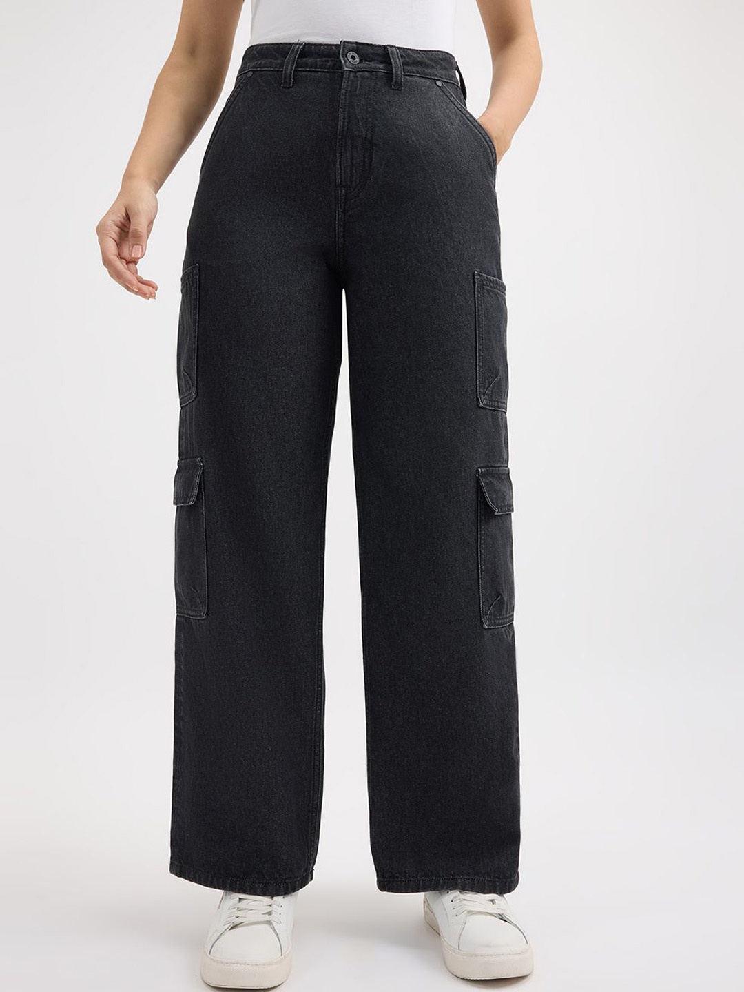 

Pepe Jeans Women Straight Fit High-Rise Flat-Front Cargos Trousers, Black