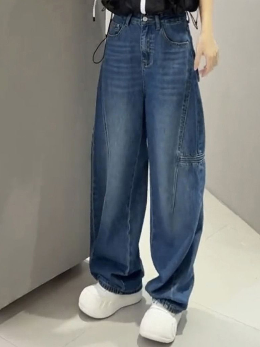 

DressBerry Women Wide Leg High-Rise Light Fade Jeans, Blue