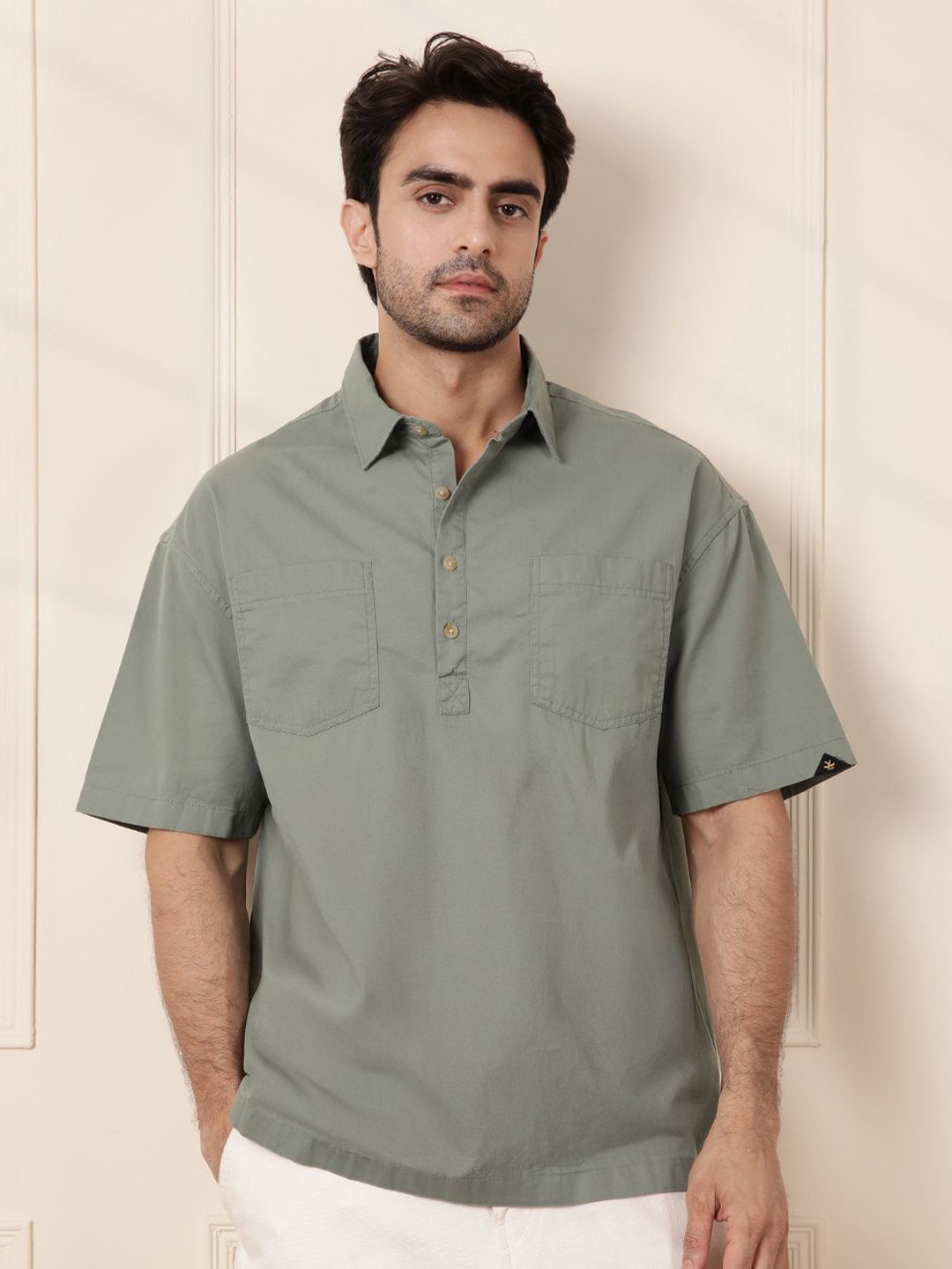 

WROGN Men Comfort Relaxed Fit Spread Collar Solid Cotton Casual Shirt, Green