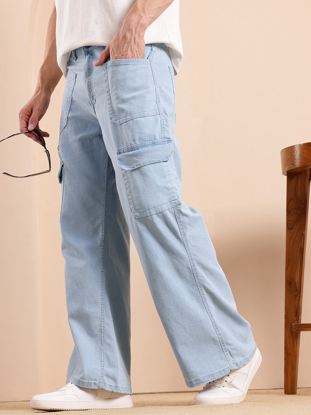 

Mast & Harbour Men Straight Fit Zip Detail Stretchable Jeans, Blue