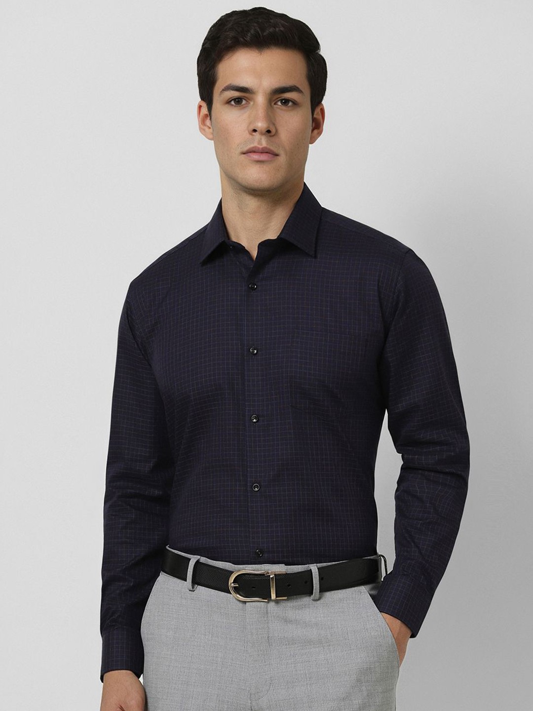 

Van Heusen Men Slim Fit Spread Collar Micro Checked Cotton Formal Shirt, Navy blue