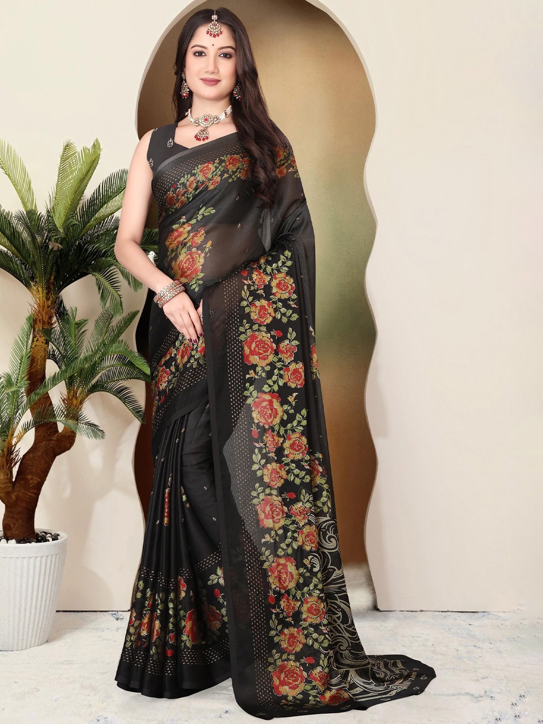 

SUPERLAXMI Floral Pure Chiffon Saree, Black