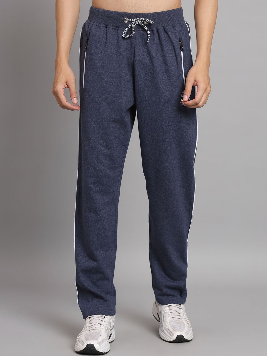 

RENUOVO Men Mid Rise Track Pants, Navy blue