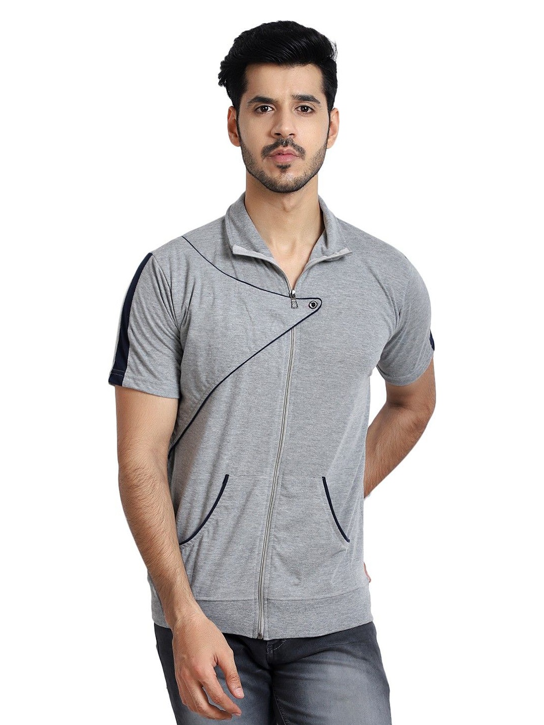 

Black Collection Men Solid Slim Fit T-shirt, Grey