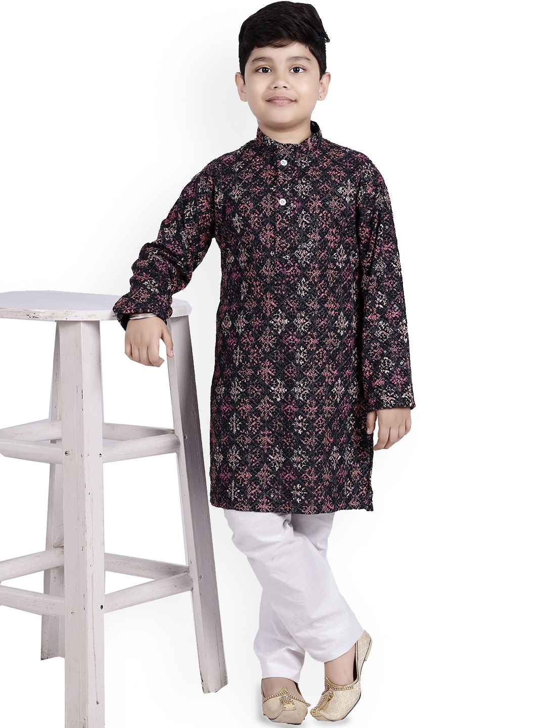 

BAESD Boys Abstract Printed Mandarin Collar Straight Kurta With Pyjamas, Black