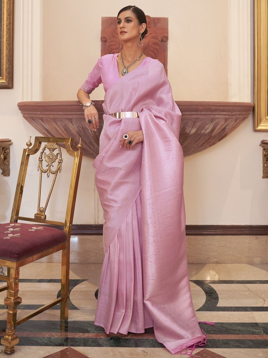 

Anouk Woven Design Zari Silk Blend Banarasi Saree, Lavender