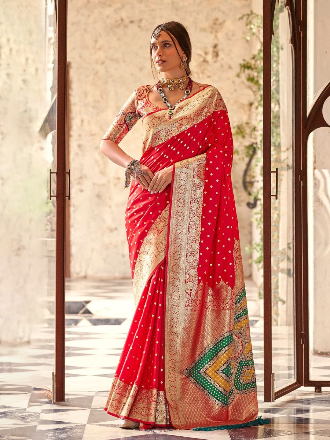 

DEVATITHI Red Soft Silk Saree