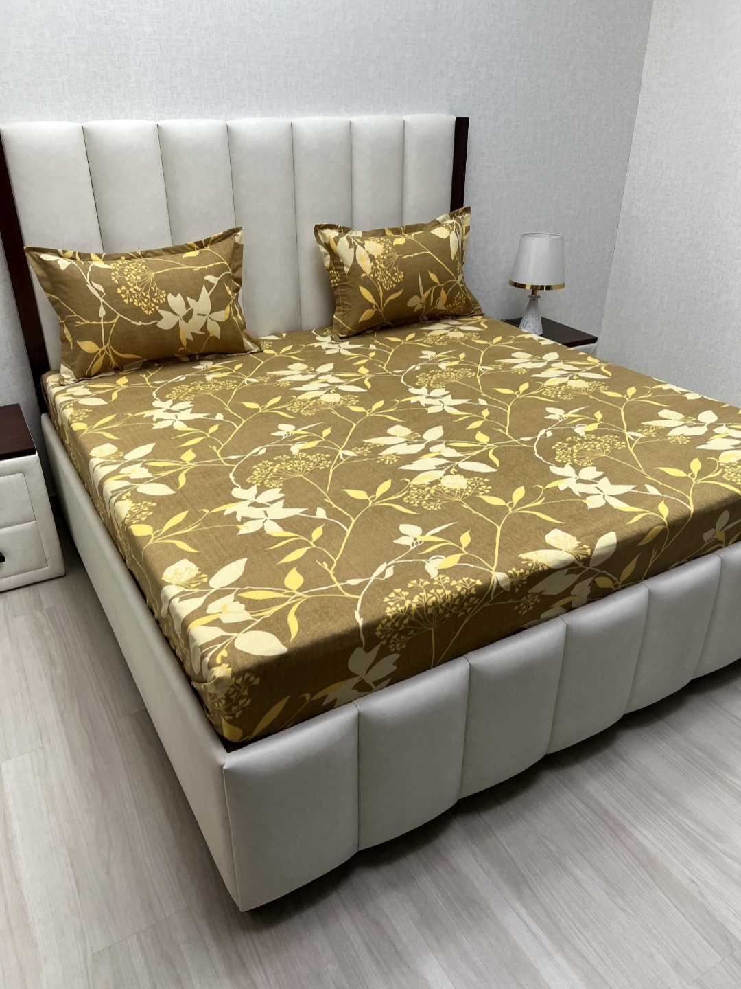 

Pure Decor Brown & White Printed Cotton 350 TC King Bedsheet Sets - 2.74 m x 2.74 m