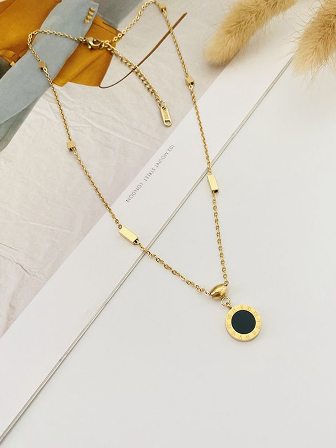 

MEENAZ Stainless Steel Gold-Plated Circular Shaped Pendant With Chain