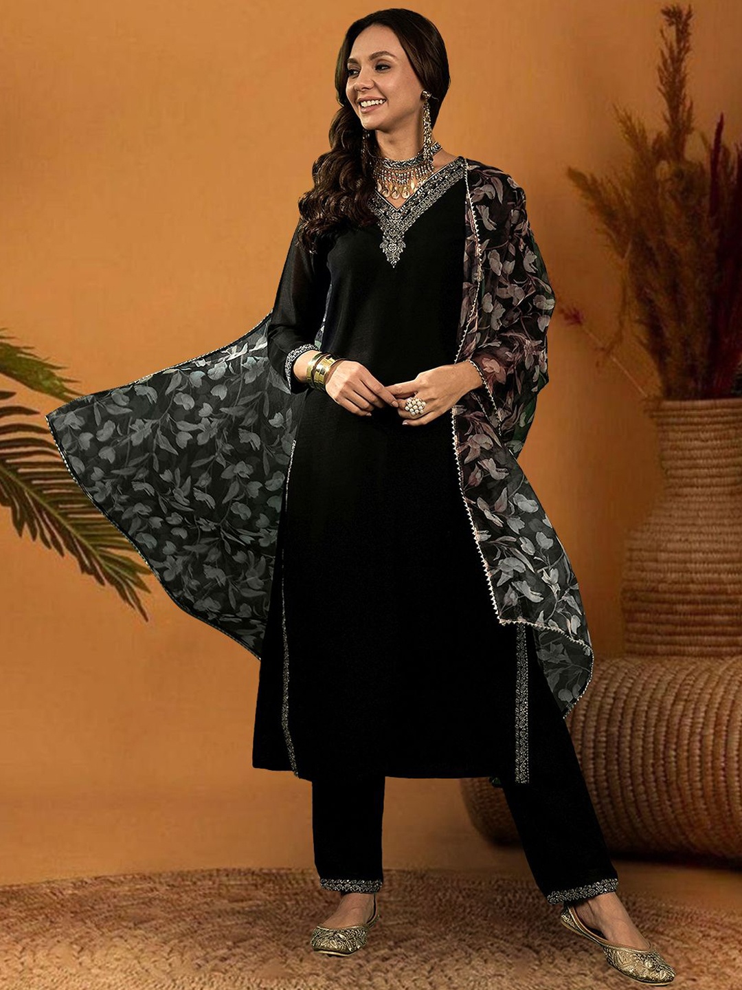 

SheWill Floral Embroidered V-Neck Sequinned Straight Kurta With Trouser & Dupatta, Black