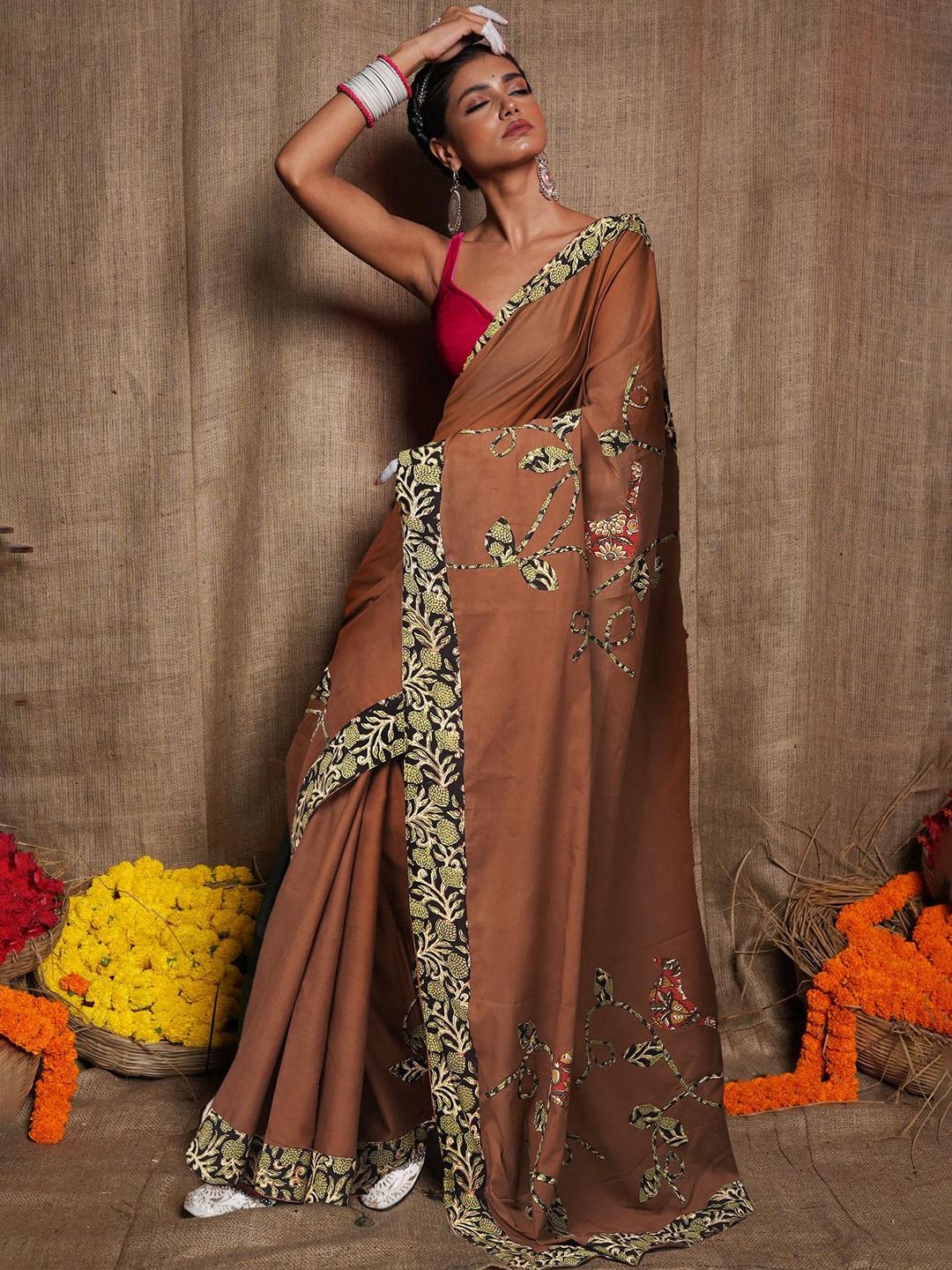 

Unnati Silks Floral PPrinted ure Cotton Handloom Saree, Brown