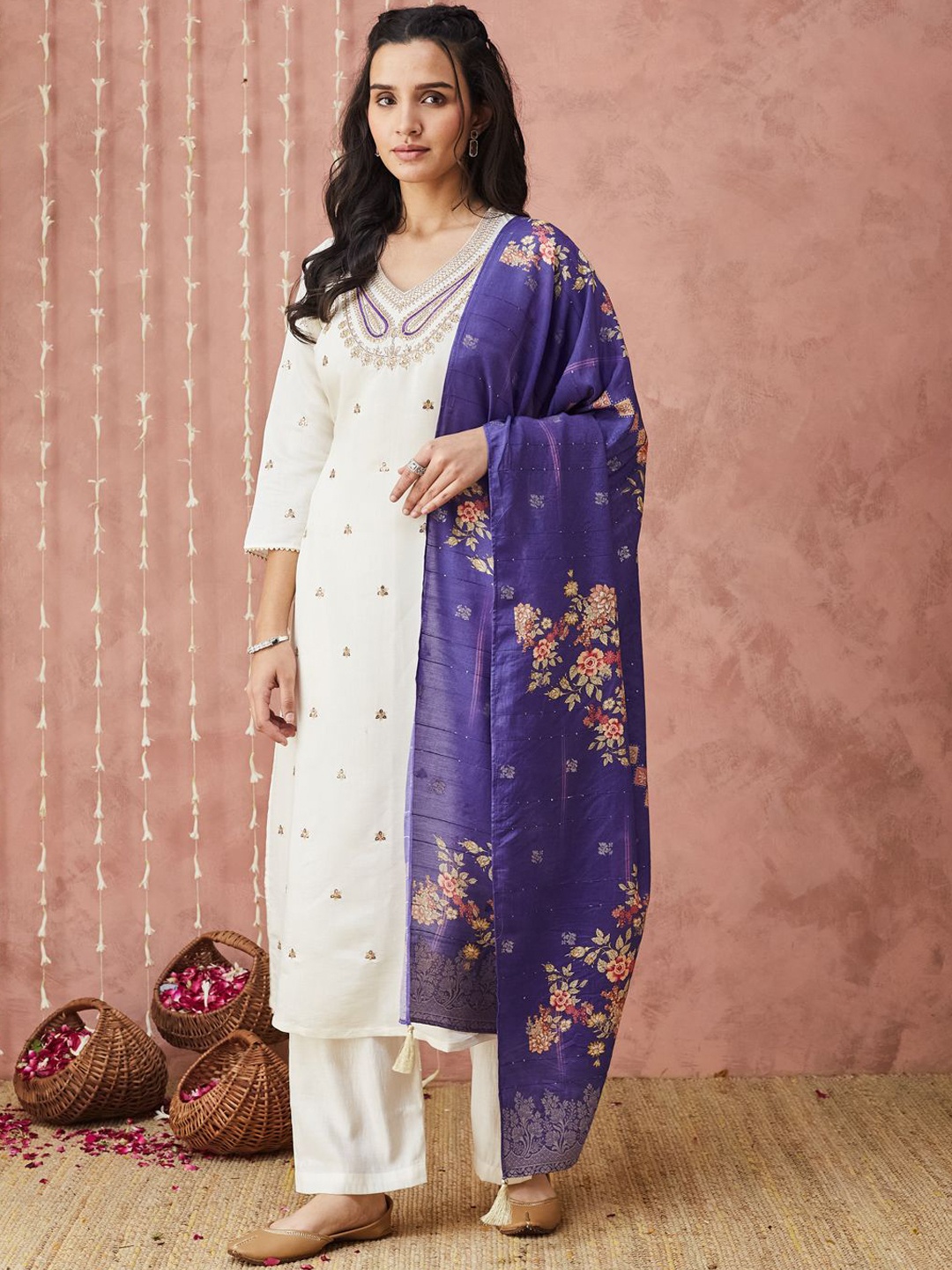 

SANSKAR Floral Embroidered V-Neck Sequinned Straight Kurta With Trouser & Dupatta, White