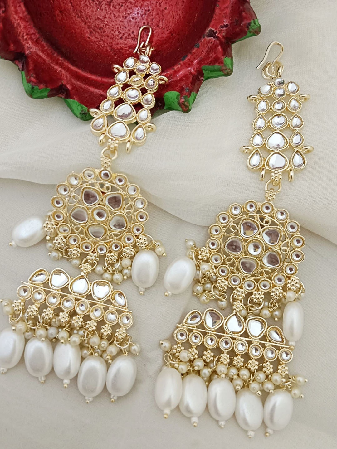

EVY Gold-Plated Artificial Stones And Beads Studded Contemporary Drop Earrings