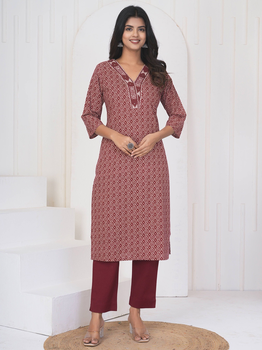

GATIM Women Geometric Printed Kurta, Maroon