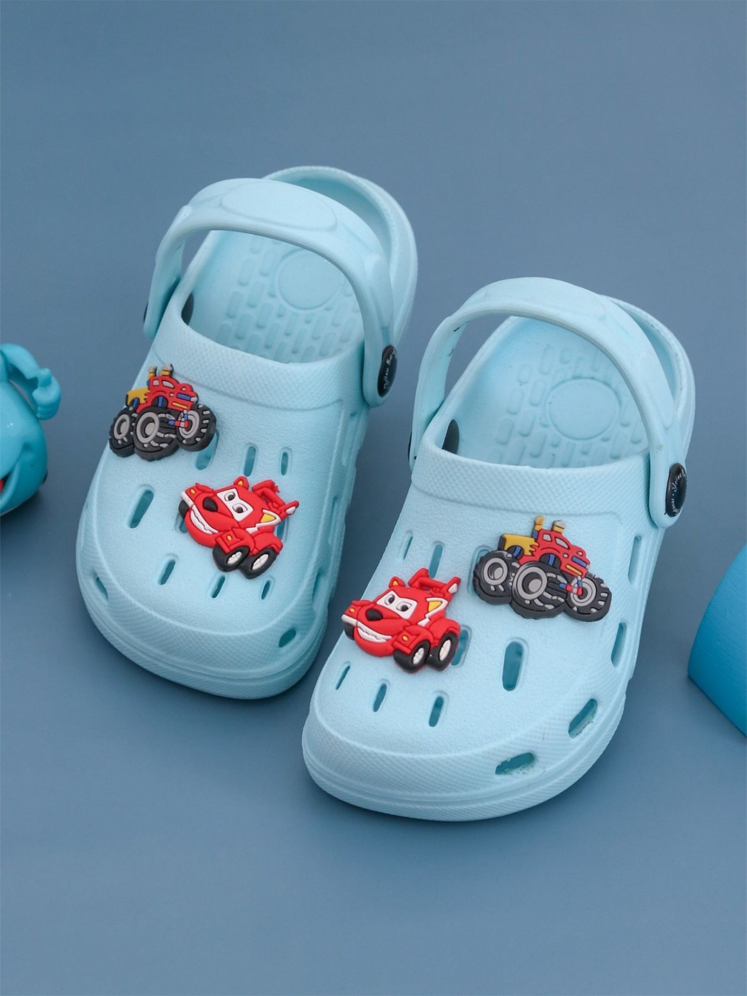 

Yellow Bee Boys Printed Rubber Clogs, Blue