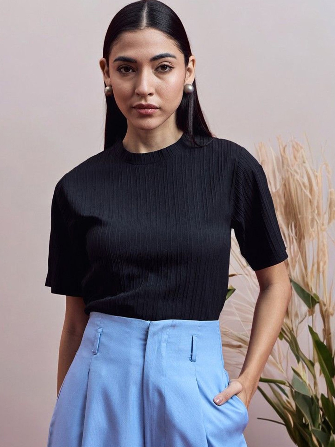 

ANJIR Women Round Neck Short Sleeves Top, Black
