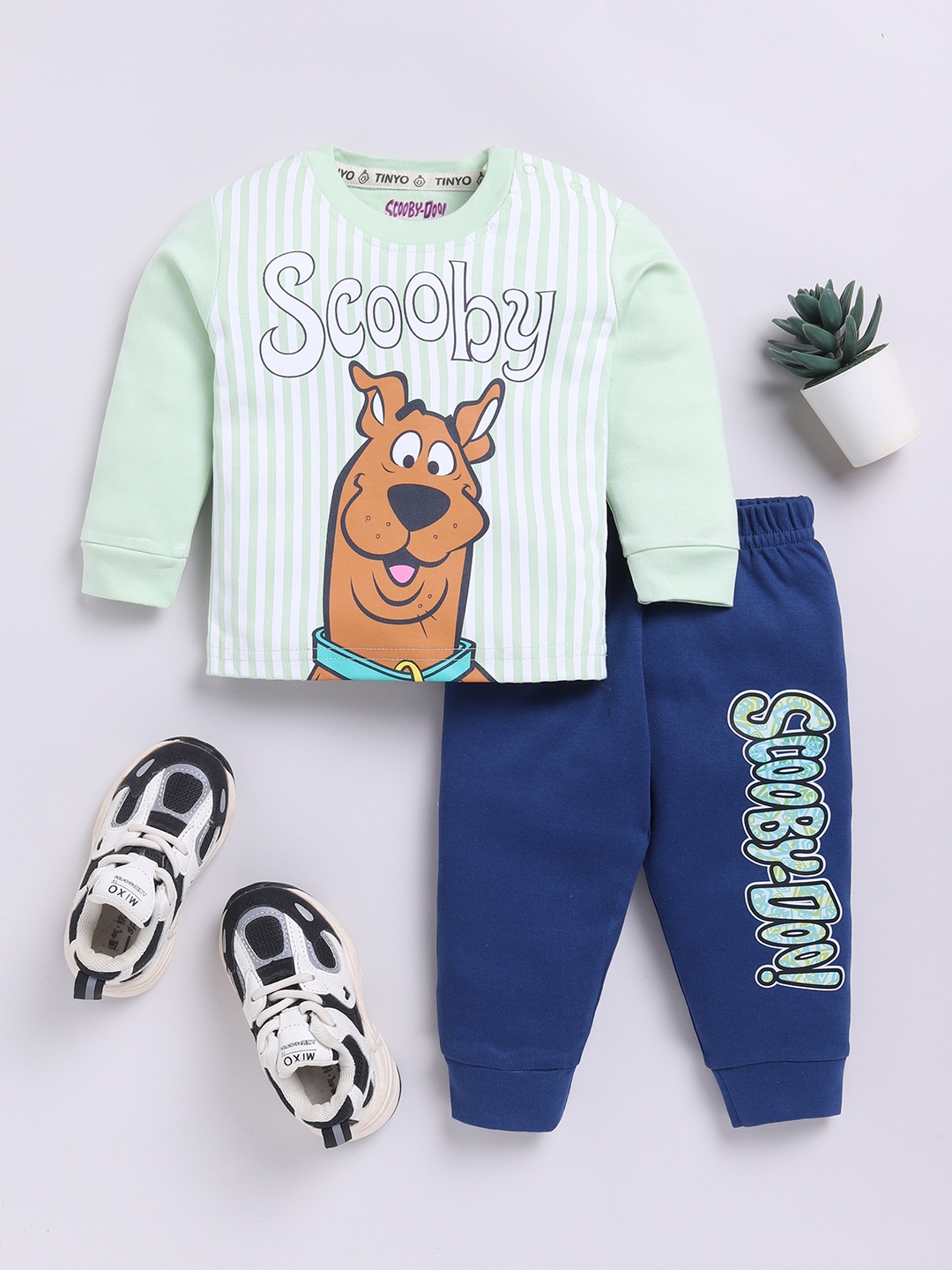 

YK X Tinyo Boys Printed T-shirt And Joggers, Green