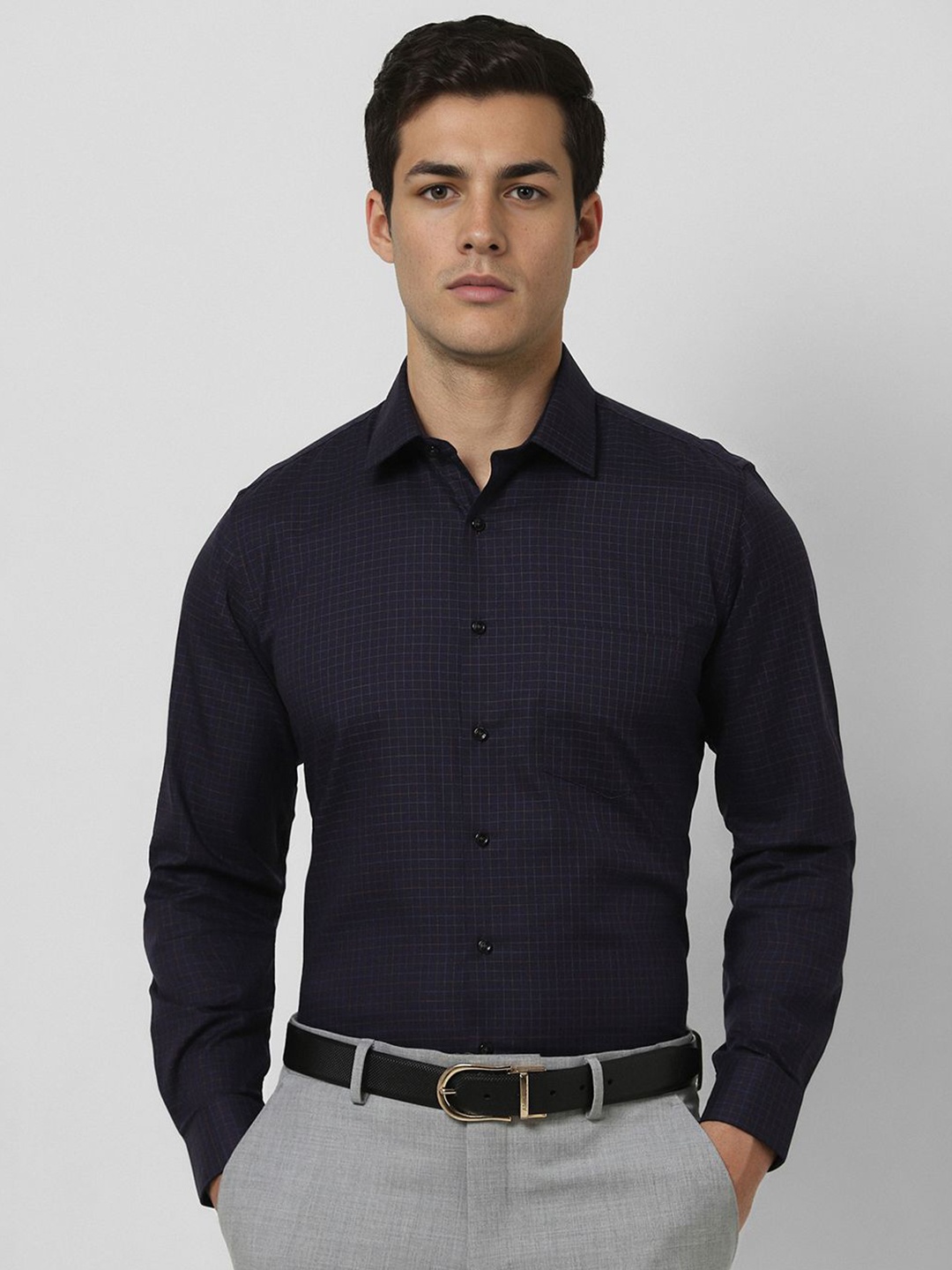 

Van Heusen Men Slim Fit Spread Collar Micro Checked Cotton Formal Shirt, Navy blue