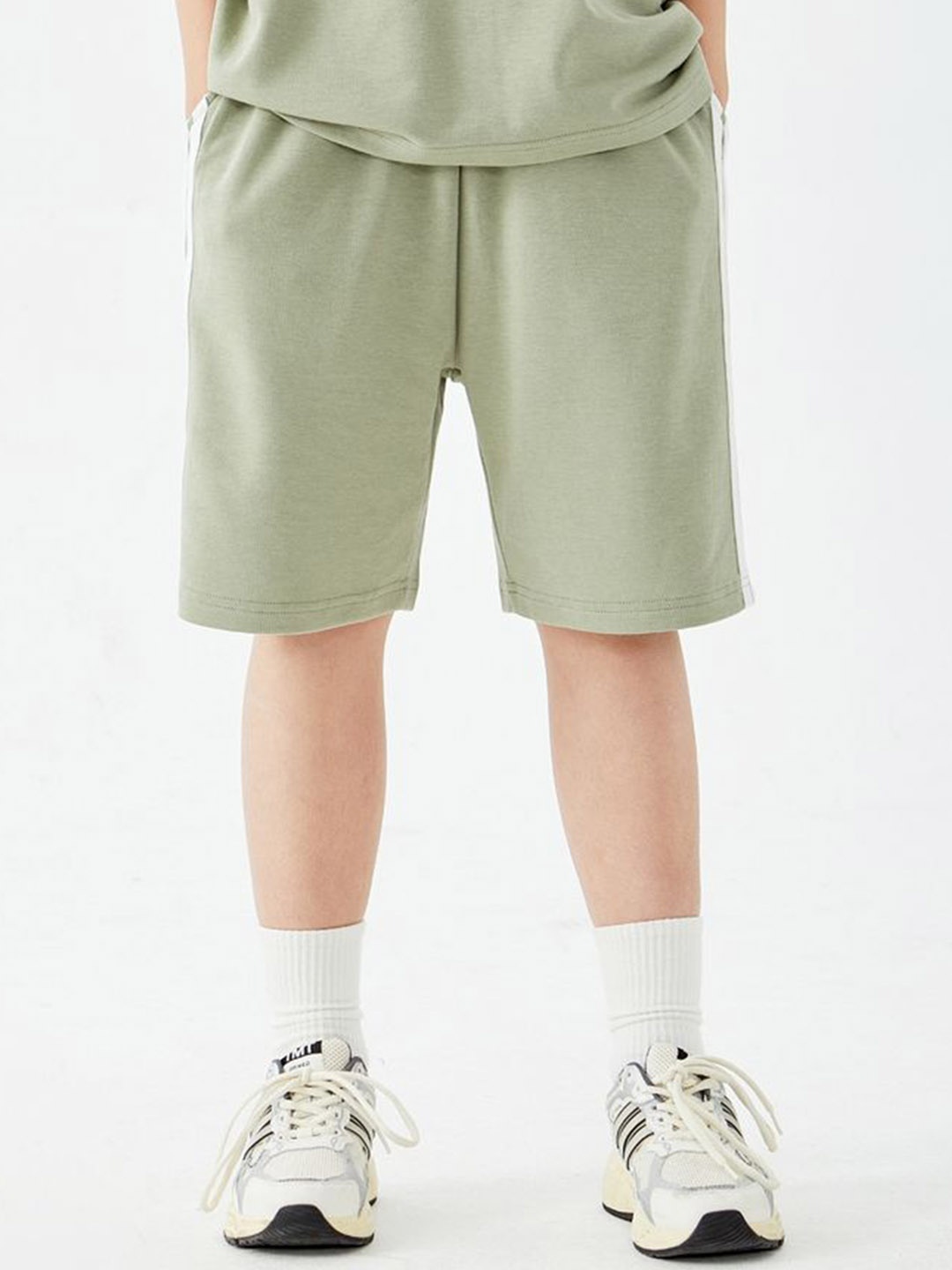 

LULU & SKY Kids High-Rise Shorts, Green