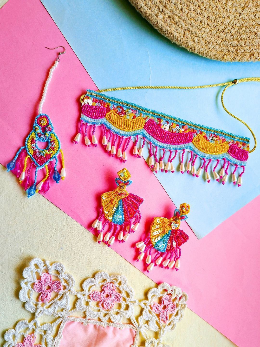 

Sangria Pink Gold-Plated Beaded Boho Bridal Tasselled Jewellery Set & Maang Tika