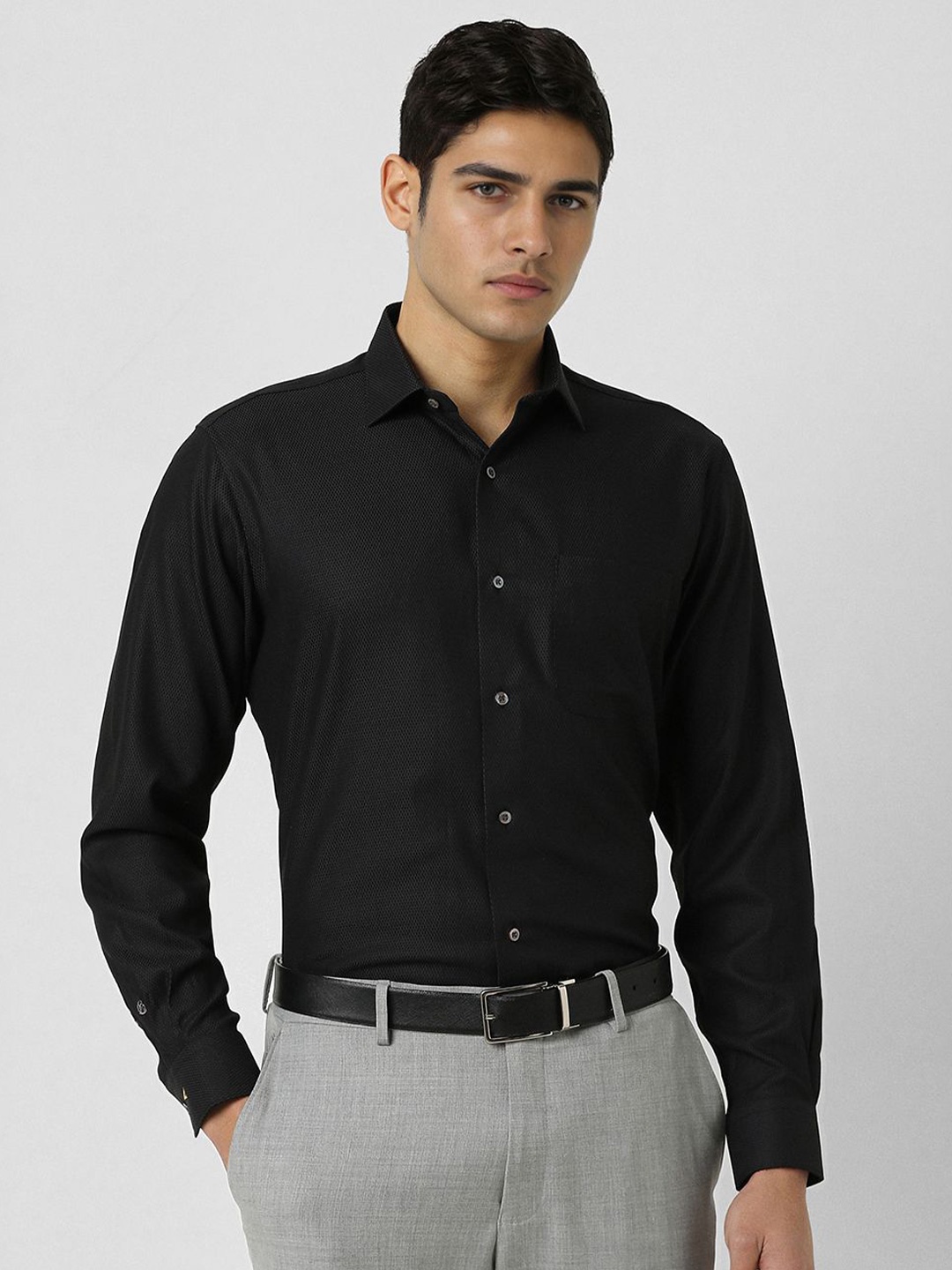 

Van Heusen Men Slim Fit Spread Collar Textured Cotton Formal Shirt, Black