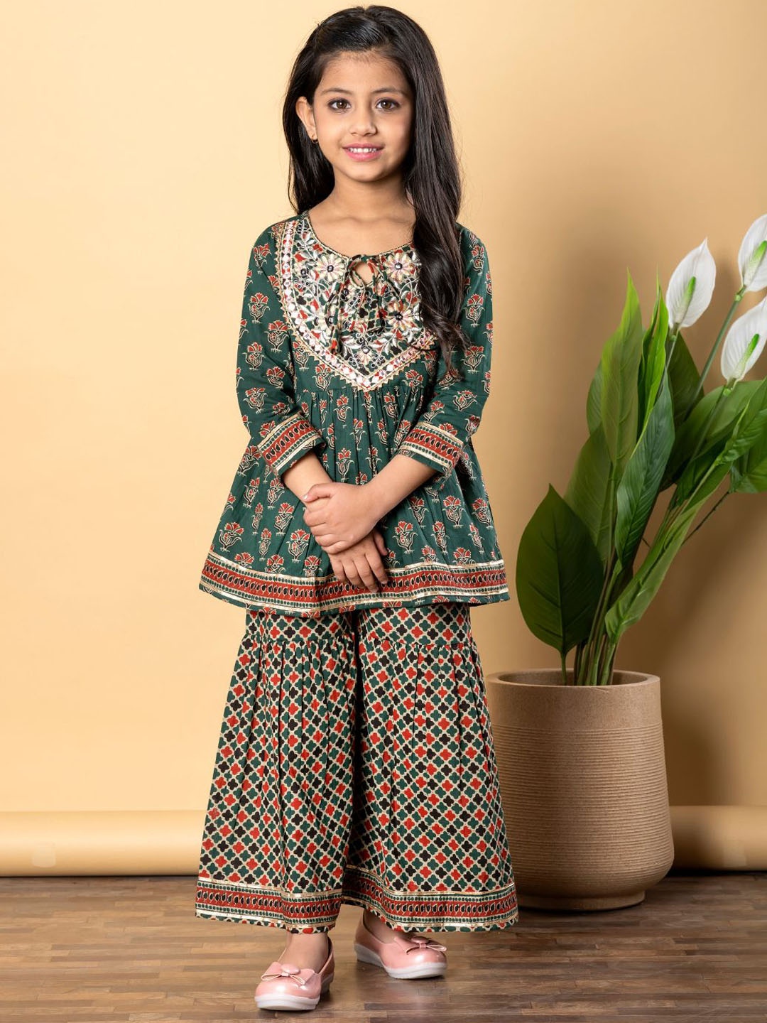 

Readiprint Fashions Girls Floral Printed Pure Cotton Anarkali Kurti With Sharara, Green