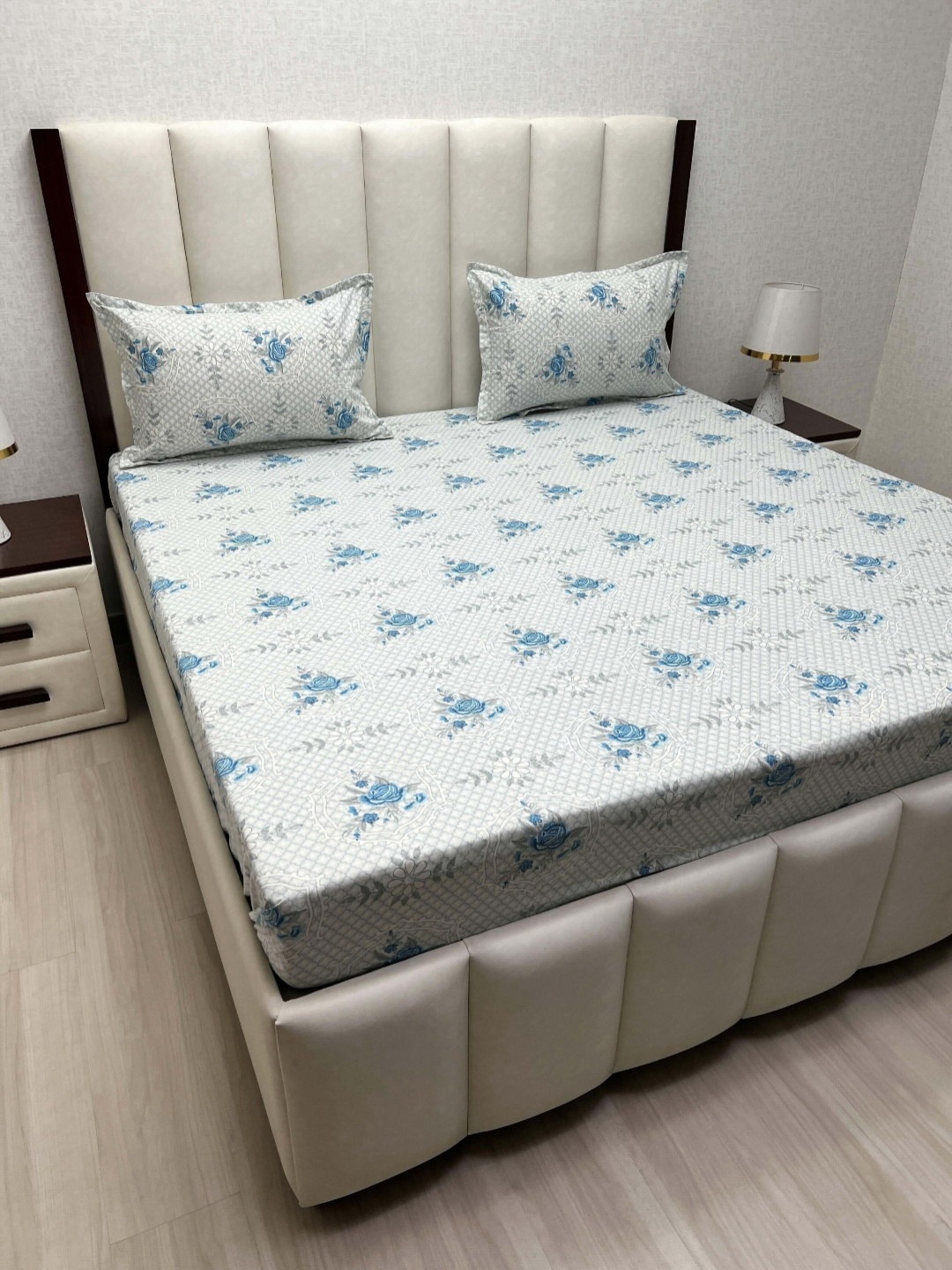 

Pure Decor Velar Fur Sib Blue Floral 220 TC Cotton King Bedsheet Set-2.74 m x 2.74 m