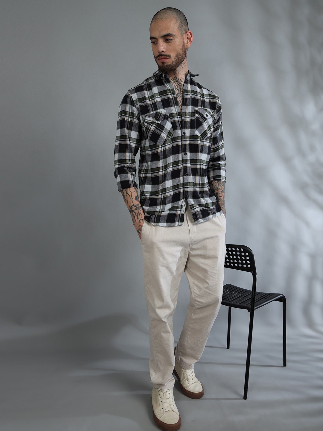 

HOUSE OF MAHNOTS Men Comfort Slim Fit Spread Collar Tartan Checked Cotton Casual Shirt, Black