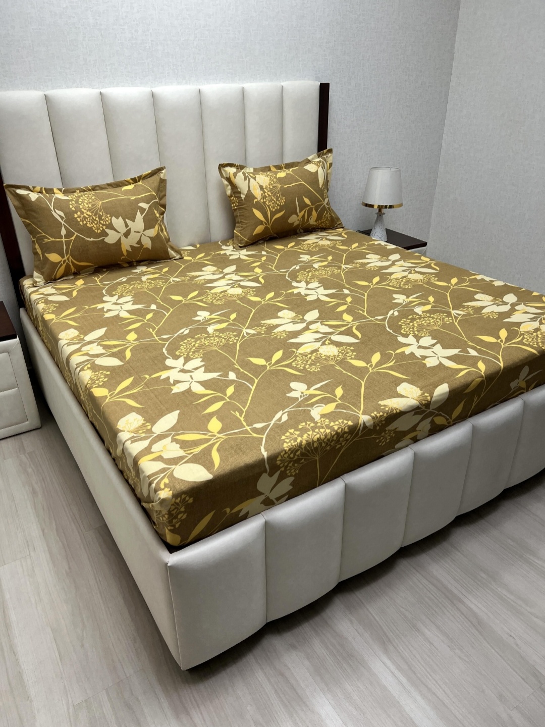 

Pure Decor Brown & White Printed Cotton 380 TC King Bedsheet Sets - 2.74 m x 2.74 m