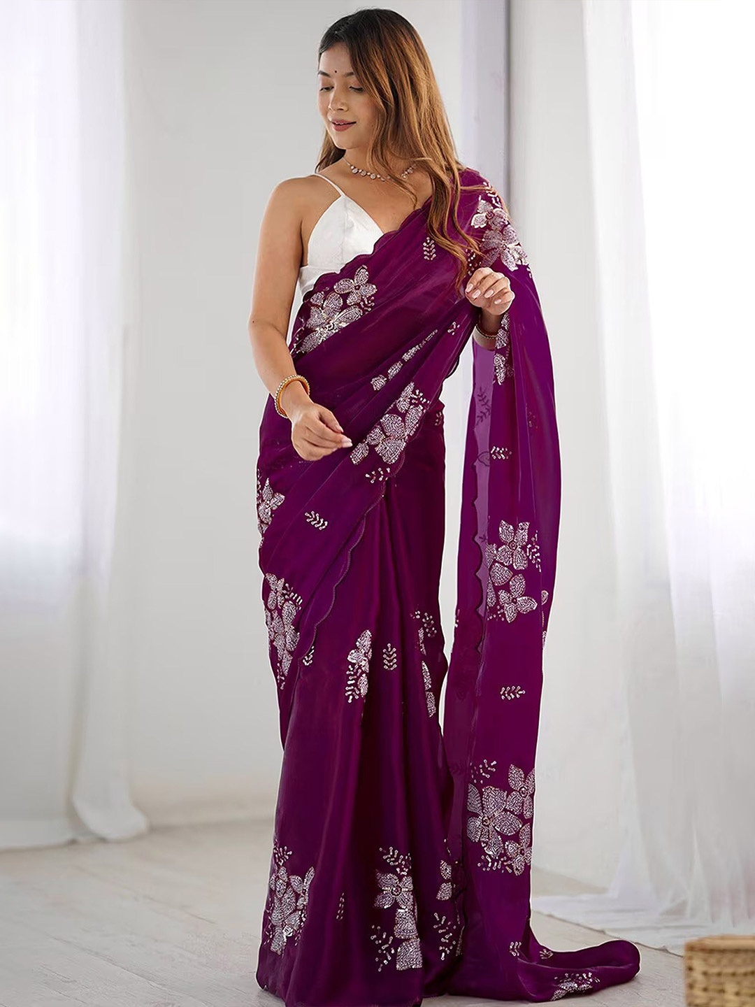 

Ekta Textiles Floral Sequinned Satin Bomkai silk Saree, Purple