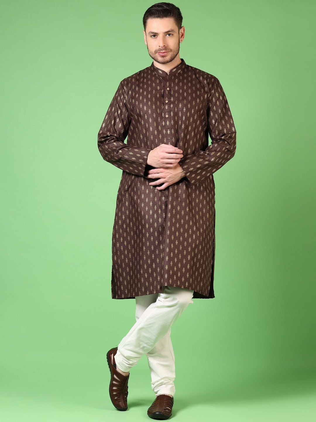 

V-Mart Floral Printed Mandarin Collar Straight Kurta With Pyjamas, Brown