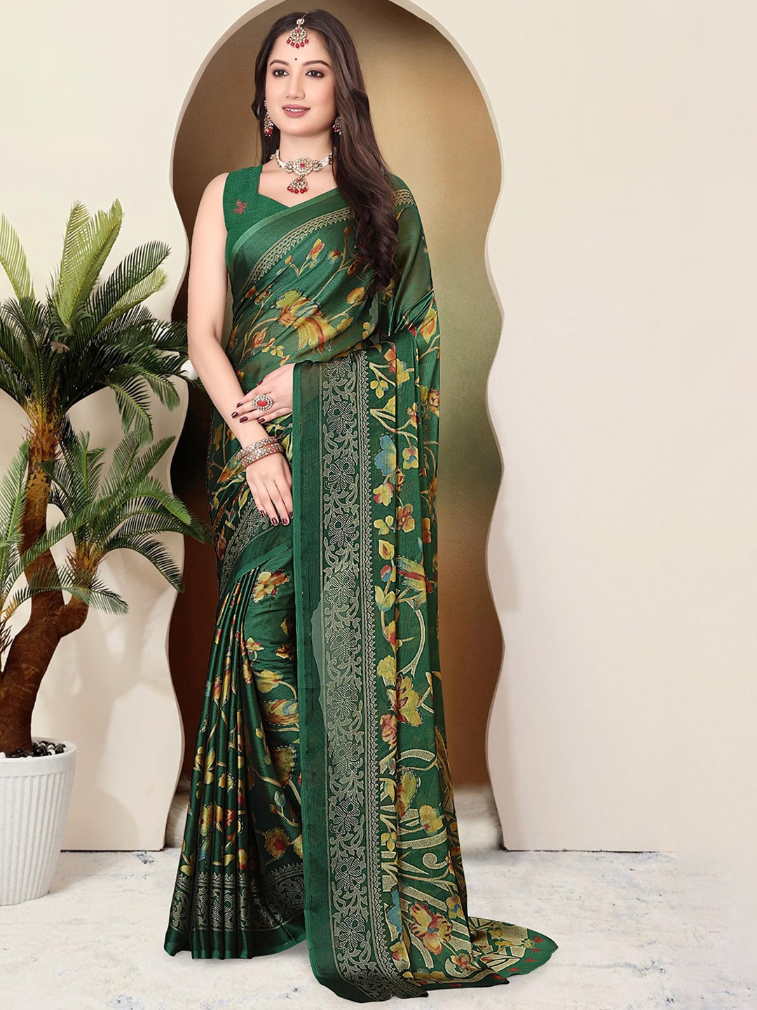 

SUPERLAXMI Floral Pure Chiffon Saree, Green