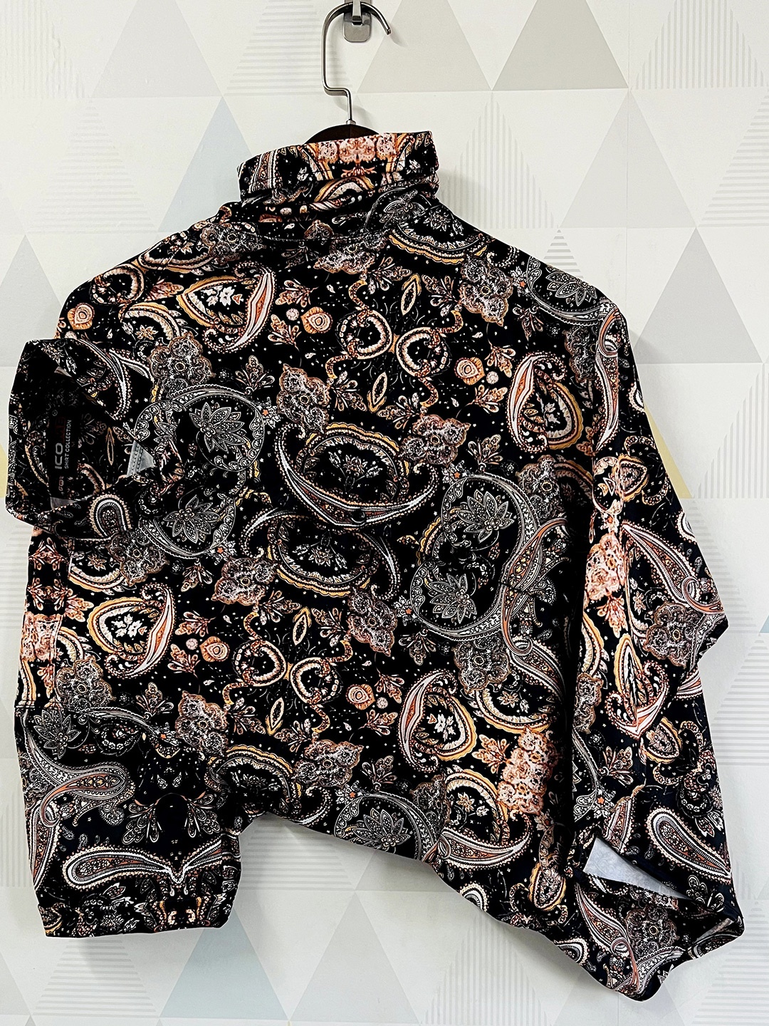 

iCome Men Spread Collar Ethnic Motifs Printed Cotton Linen Casual Shirt, Black