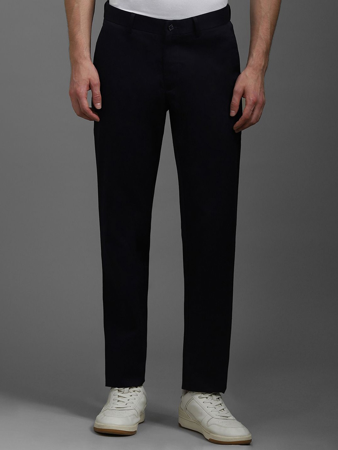 

Louis Philippe Men Slim Solid Fit Trousers, Black