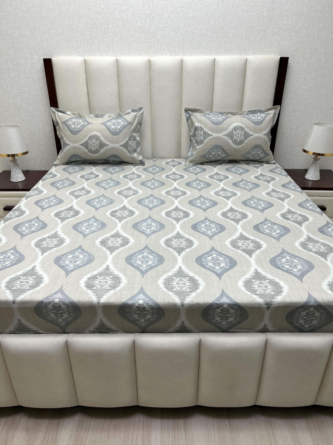 

Pure Decor Velar Fur Sib Grey Printed Pure Cotton 250 TC King Bedsheet Set 2.74 x 2.74 m