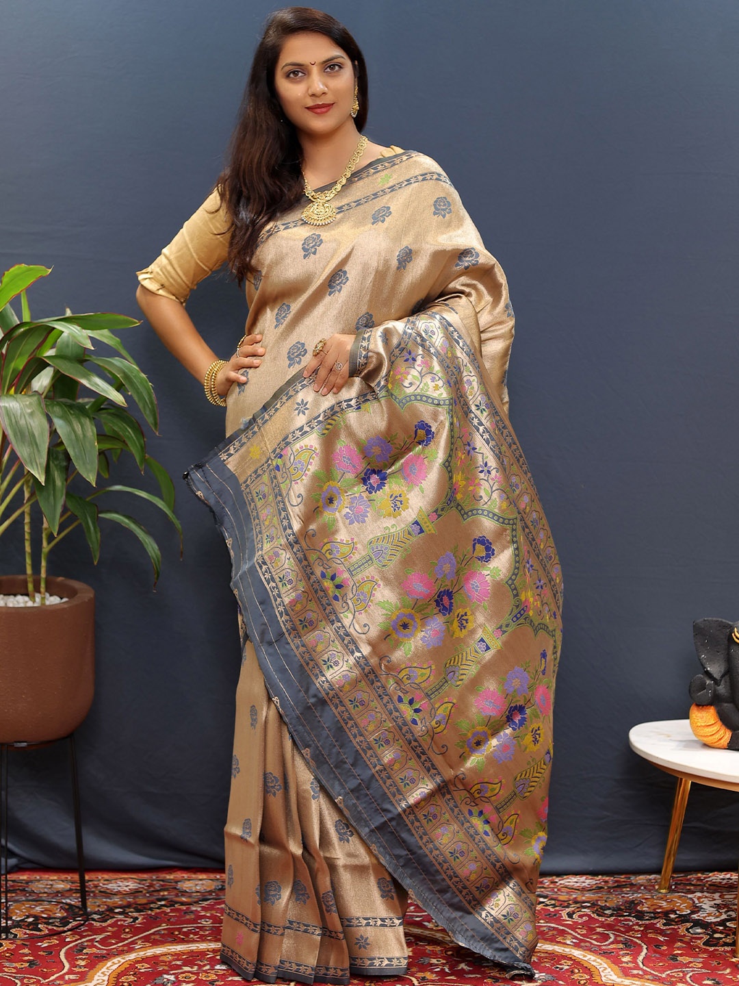 

Kandora Woven Design Zari Pure Silk Paithani Saree, Grey