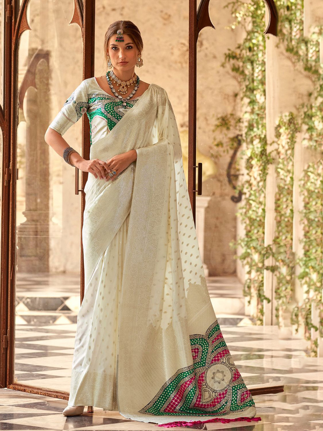 

DEVATITHI White Soft Silk Saree