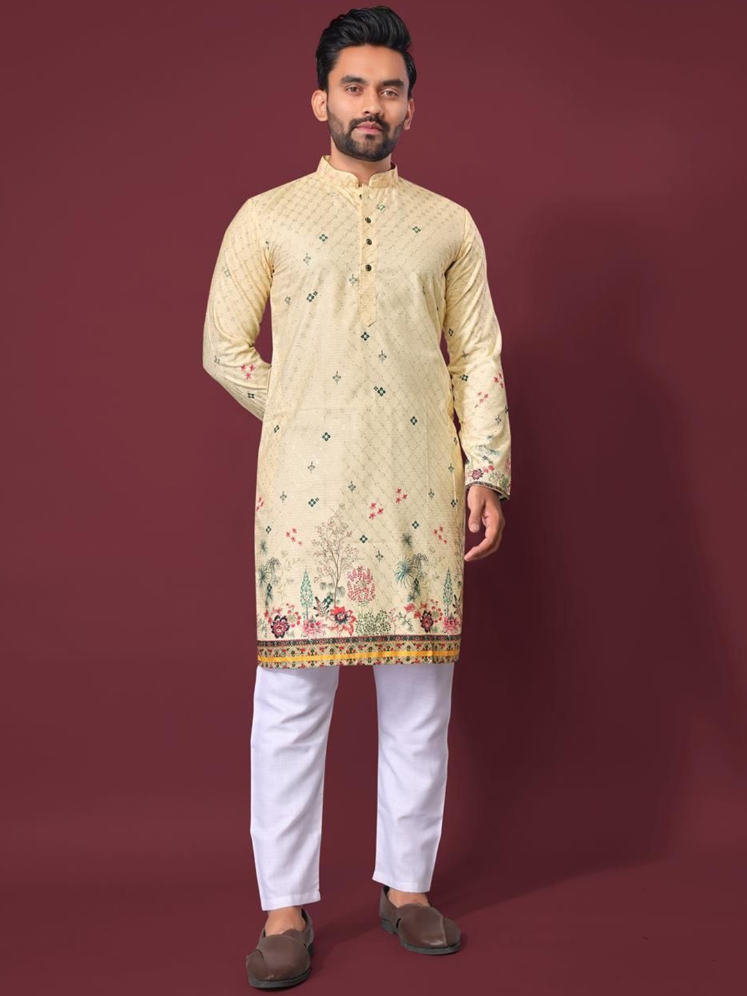 

Moda Rapido Men Thread Work Kurta, Cream