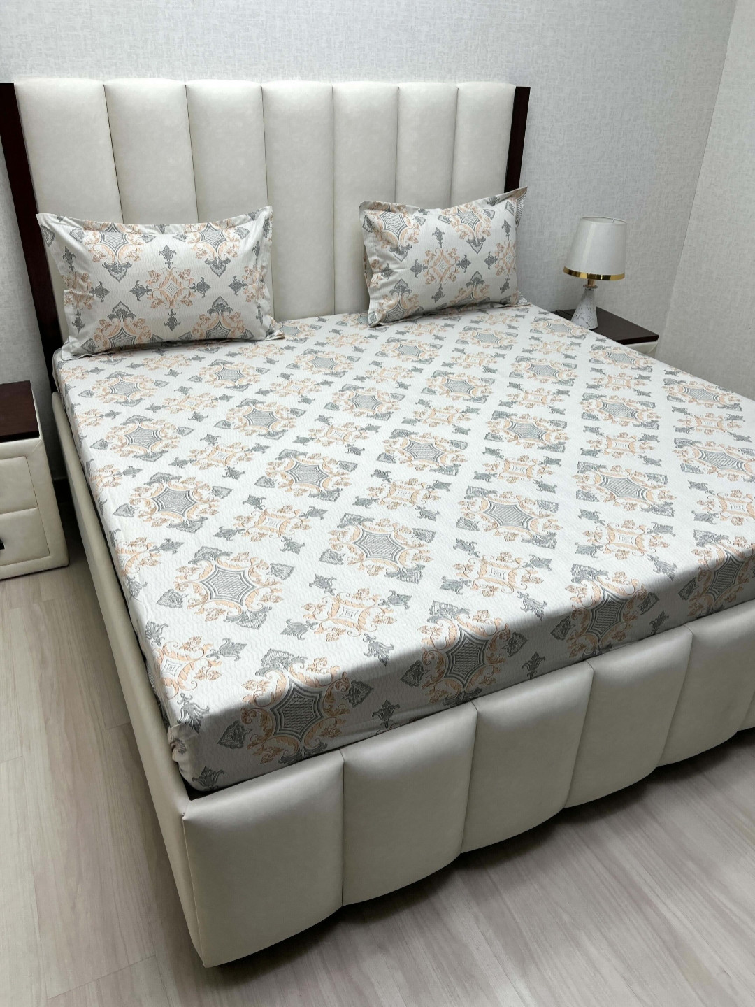

Pure Decor Velar Fur Sib White Printed 220 TC Cotton King Bedsheet Set 2.74 m x 2.74 m